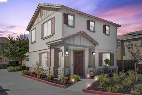 46 Belle Harbor Cir, Pittsburg, CA, 94565-3962 | Card Image