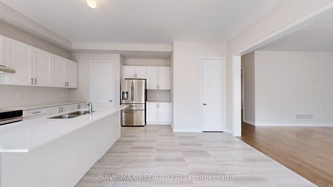 4 Rail Trail Crt, House other with 5 bedrooms, 4 bathrooms and 4 parking in Sutton West ON | Image 16