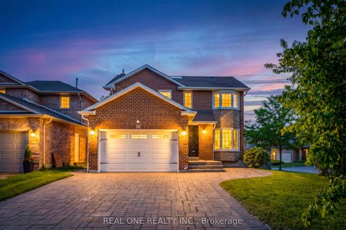 67 Eleanor Cir, Richmond Hill, ON, L4C6K6 | Card Image