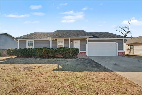 920 S 25th St, Rogers, AR, 72758-4820 | Card Image