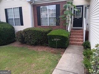 Residential Lease in Flowery Branch
