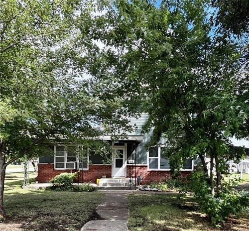 318 N Wilson Ave, Chanute, KS, 66720-1571 | Card Image