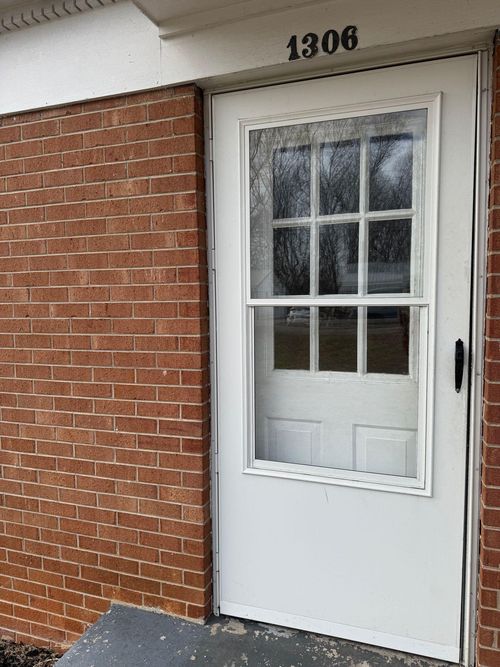 1306 Roundabout Rd, Martinsville, VA, 24112-3330 | Card Image