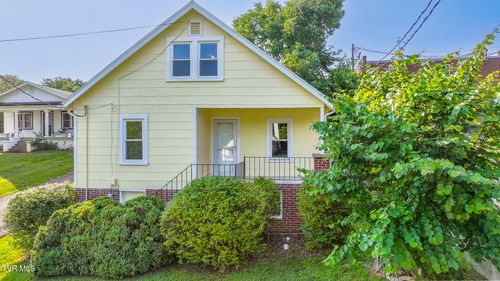 457 E Bernard Ave, Greeneville, TN, 37745-5122 | Card Image