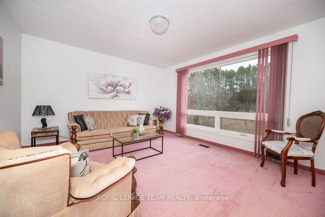 3433 Round Lake Road, House other with 5 bedrooms, 1 bathrooms and 2 parking in Killaloe, Hagarty and Richards ON | Image 7