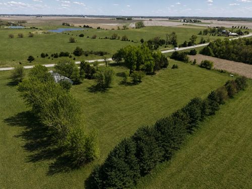 5515 24th Avenue Dr, Vinton, IA, 52349-9535 | Card Image