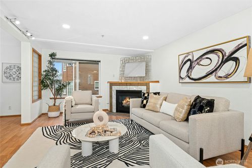 apt-b-726 N 94th St, Seattle, WA, 98103-3145 | Card Image