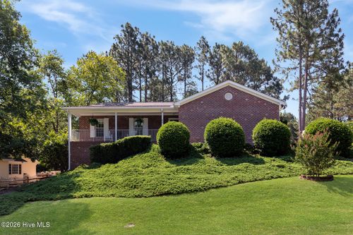 315 Sandhills Cir, Pinehurst, NC, 28374-7035 | Card Image
