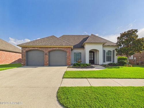 102 Copper Ridge Dr, Youngsville, LA, 70592-5774 | Card Image