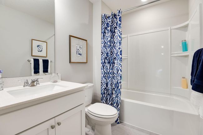 The Cameron II offers a full bath on both upper and lower levels. Photo of model, colors and options will vary. | Image 17