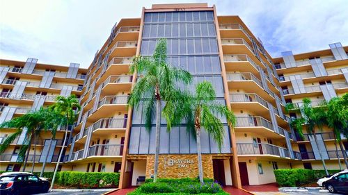 804-3301 N Country Club Dr, Aventura, FL, 33180-1740 | Card Image