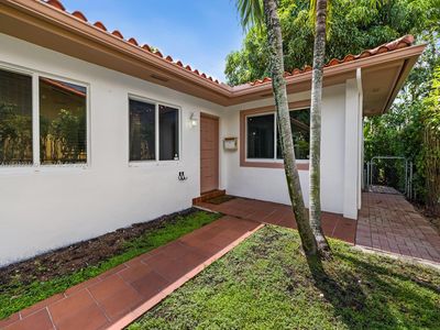 1526 Bird Rd, House other with 3 bedrooms, 2 bathrooms and null parking in Coral Gables FL | Image 2