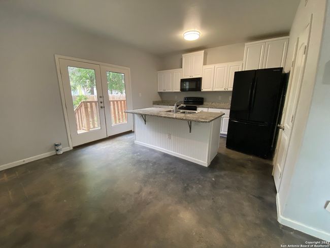 102 - 527 S Olive St, Home with 3 bedrooms, 3 bathrooms and null parking in San Antonio TX | Image 5