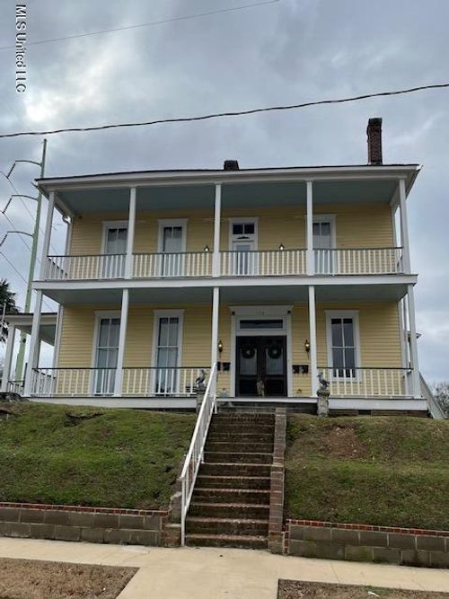 1116 Main St, Natchez, MS, 39120-3693 | Card Image