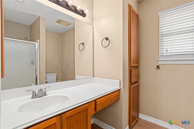 Main Bath | Image 12