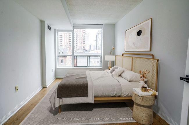 504 - 109 Front St E, Condo with 3 bedrooms, 1 bathrooms and 1 parking in Toronto ON | Image 6