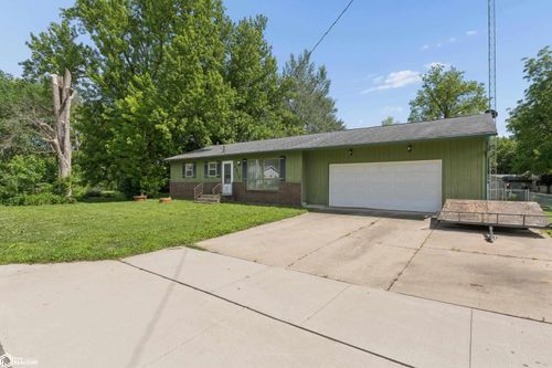 2317 24th Street Nw, Mason City, IA, 50401 | Card Image