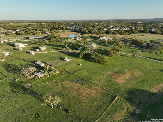 70 Cleo Ln, House other with 4 bedrooms, 4 bathrooms and null parking in Boerne TX | Image 82
