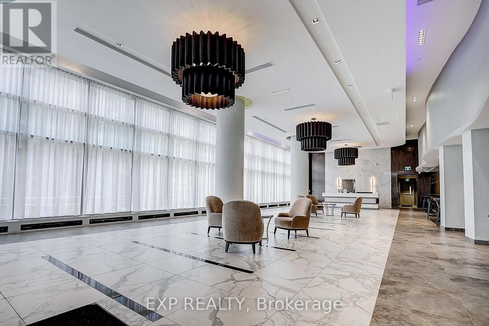 Residential Lease in Richmond Hill (Langstaff) 4