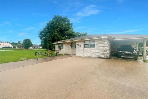 2004 Kenilworth Dr, Saint Bernard, LA, 70085-5117 | Card Image