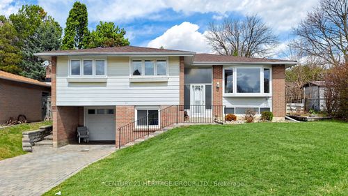 72 Romfield Circt, Thornhill, ON, L3T3H6 | Card Image