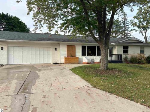 517 Cherry St, Standish, MI, 48658-9673 | Card Image