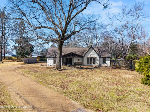 231 Hickory Ln, Batesville, MS, 38606-9341 | Card Image