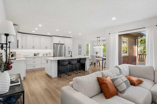 123 Riverview Cir Se, Calgary, AB, T2C4K1 | Card Image