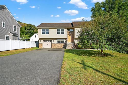 4 Sheridan Ave, Sloatsburg, NY, 10974-1606 | Card Image