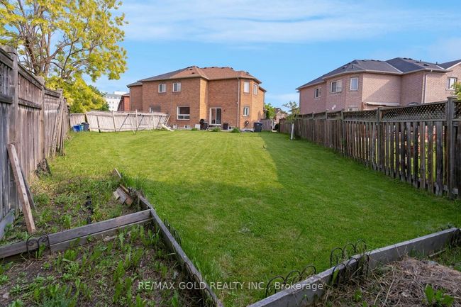66 Thunderbird Trail, House attached with 5 bedrooms, 4 bathrooms and 2 parking in Brampton ON | Image 32