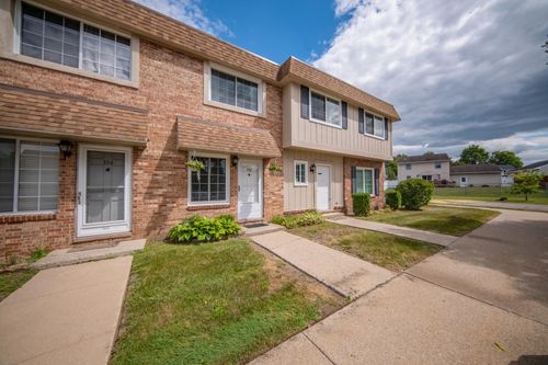 352 Riverbend Dr, Milan, MI, 48160-1607 | Card Image