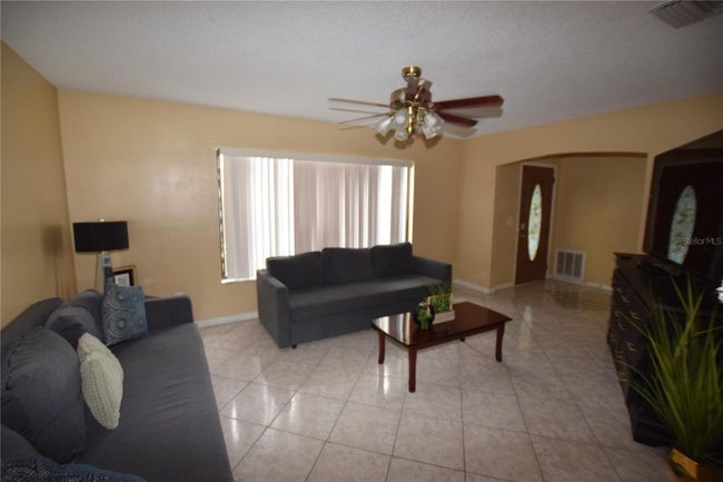 1090 Jason Ridge Ct, House other with 3 bedrooms, 2 bathrooms and null parking in Kissimmee FL | Image 12