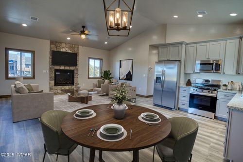 2101 E Rimstone Dr, Show Low, AZ, 85901 | Card Image
