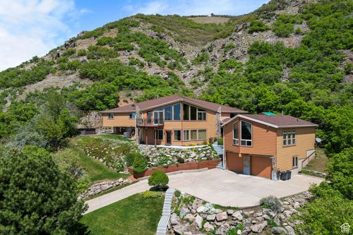 2456 Bonneville Ter, South Ogden, UT, 84403-5122 | Card Image