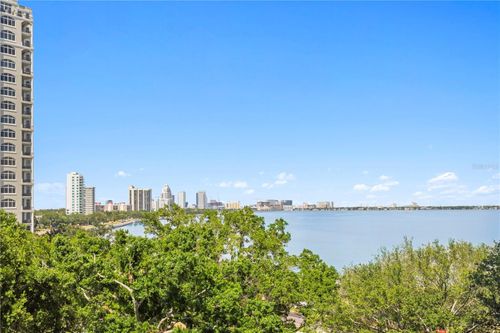702e-3301 Bayshore Blvd, TAMPA, FL, 33629-8842 | Card Image