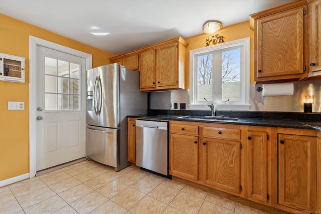 11 Fern St, House other with 4 bedrooms, 2 bathrooms and null parking in Windsor Locks CT | Image 5