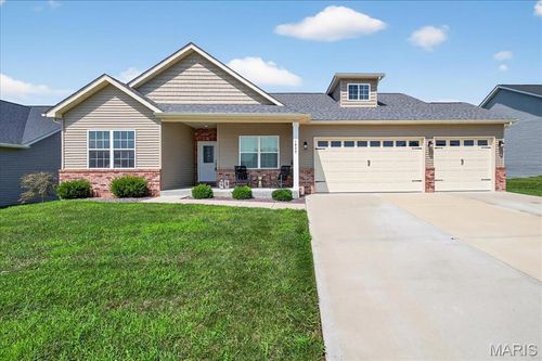 1827 Crimson Oak Dr, Maryville, IL, 62062-5835 | Card Image
