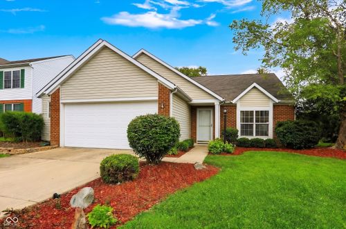 11951 Driftstone Dr, Fishers, IN, 46037-8401 | Card Image