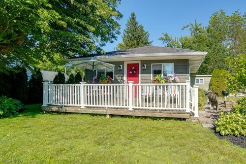 4884 Francis Dr, Geneva, OH, 44041-9403 | Card Image