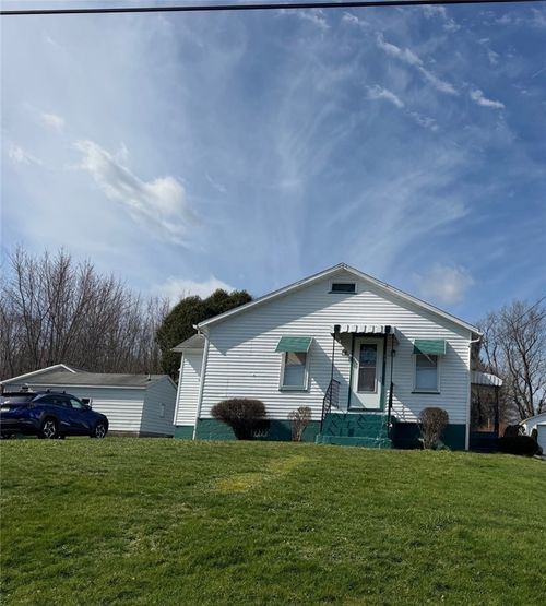 94 S Lee Ave, New Castle, PA, 16101-1641 | Card Image
