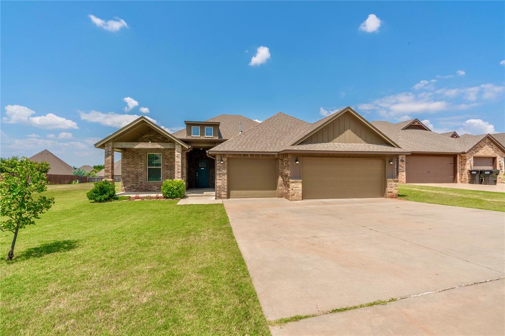Atalon Dr, Moore, OK 73160