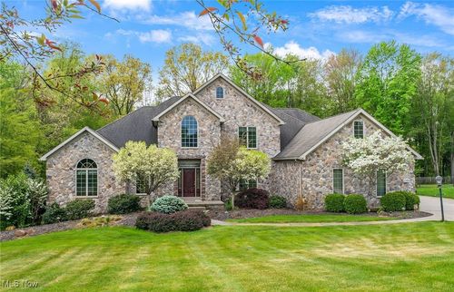 1160 Running Fox Ln, Clinton, OH, 44216-8602 | Card Image