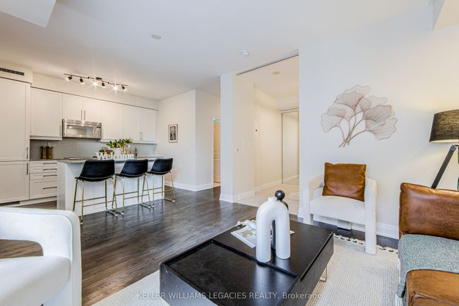416 - 1 Bedford Rd, Condo with 2 bedrooms, 2 bathrooms and null parking in Toronto ON | Image 12