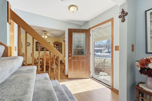 2277 Floral Dr, White Bear Lake, MN, 55110-7420 | Card Image