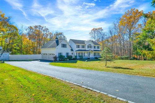 572 Quaker Hill Road, Pawling, NY, 12564 | Card Image