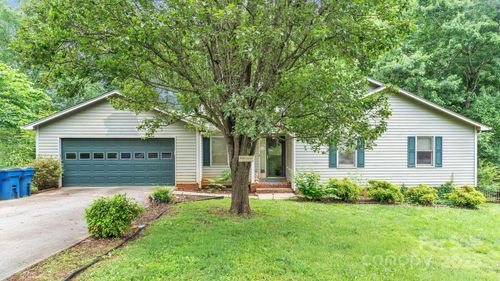1713 Poe Cir, Hickory, NC, 28601-9318 | Card Image