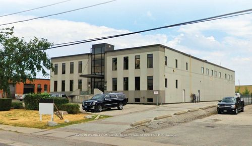 100a-675 Garyray Dr, North York, ON, M9L1R2 | Card Image
