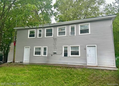 33111 Alberta St, Westland, MI, 48186-4648 | Card Image