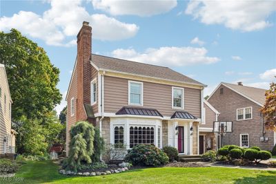 View of front of home with a front yard | Image 1