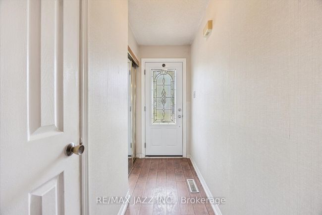 24 Large Cres, House other with 3 bedrooms, 3 bathrooms and 1 parking in Ajax ON | Image 4